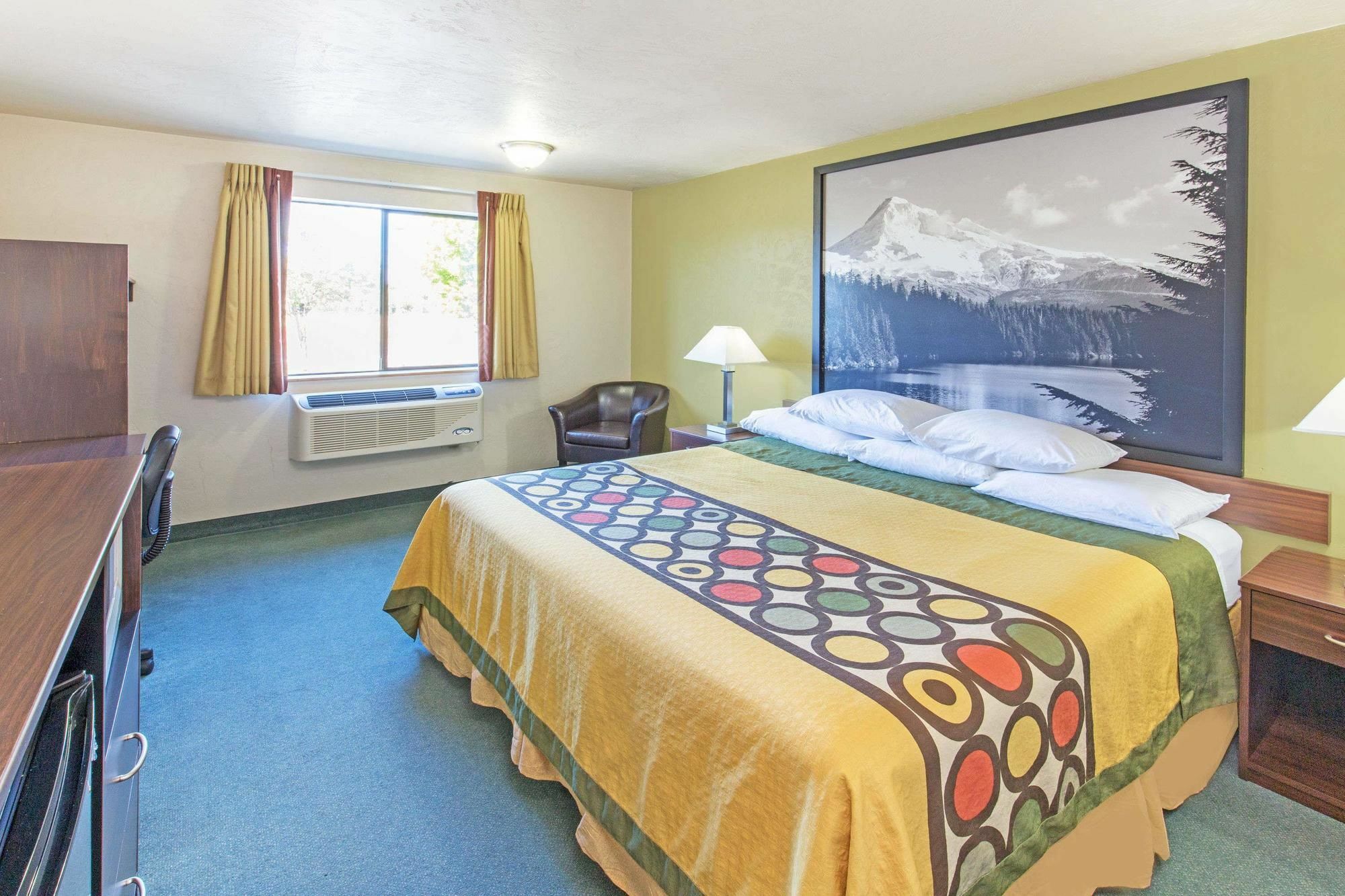 Super 8 By Wyndham Salem Hotel Exterior foto